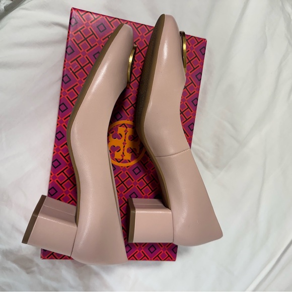 NWT Tory Burch Benton Leather Pump Light Pink